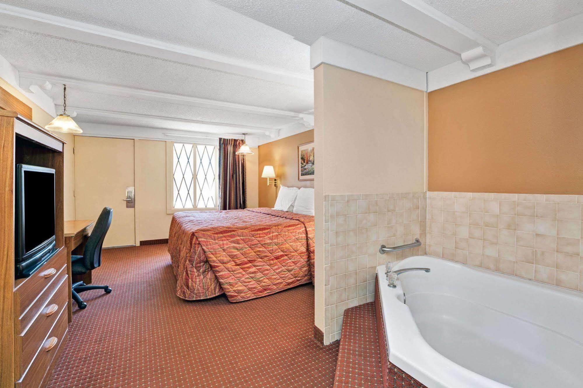 Knights Inn Charleston West Virginia Buitenkant foto